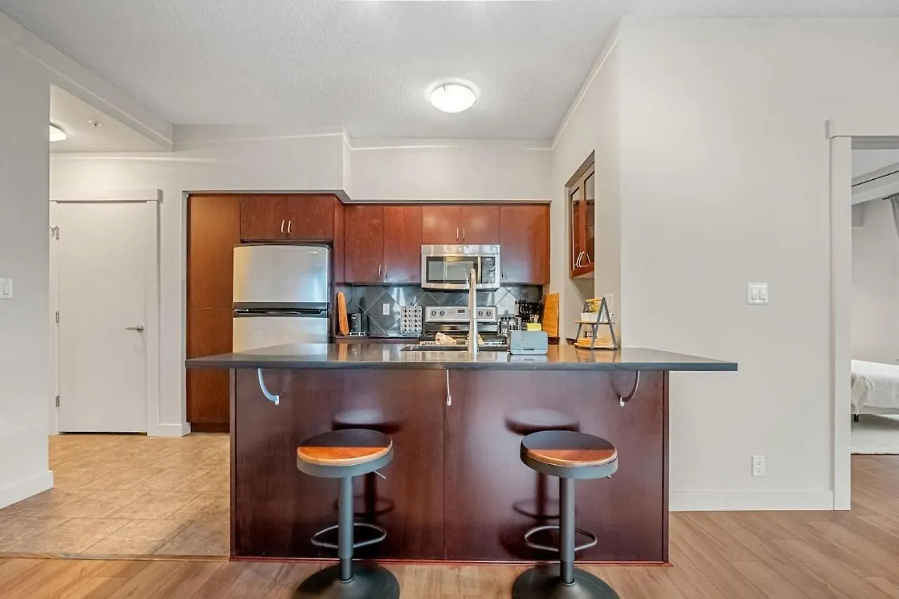 Apartament Upscale Penthouse Stay With Mountain & City Views, Free Parking, Bbq Grill, Office Space & More Calgary