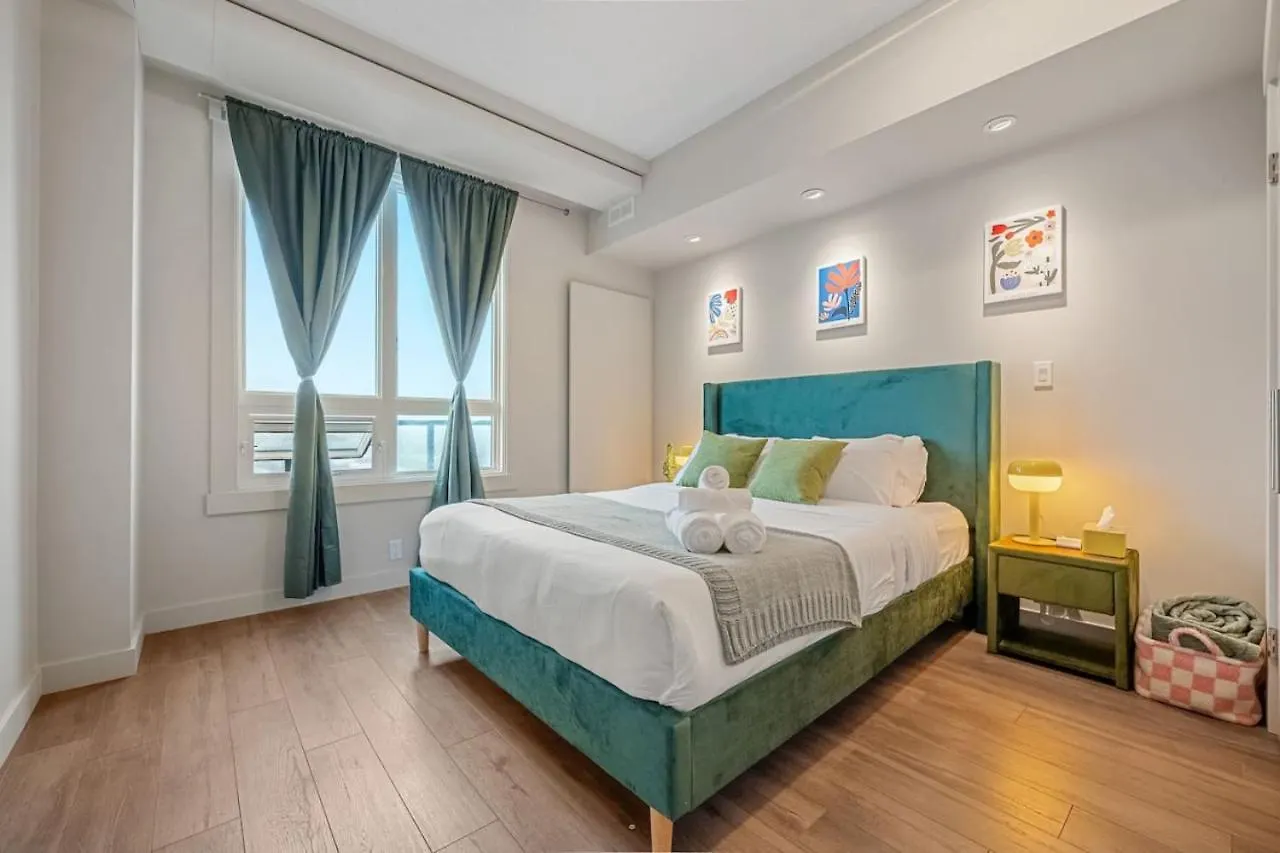 Appartement Upscale Penthouse Stay With Mountain & City Views, Free Parking, Bbq Grill, Office Space & More Calgary