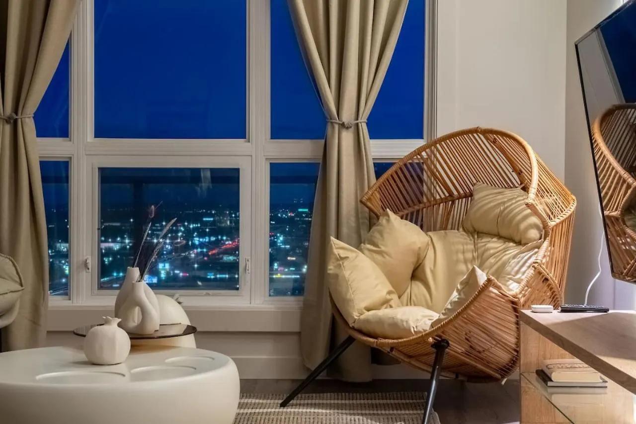 Appartement Upscale Penthouse Stay With Mountain & City Views, Free Parking, Bbq Grill, Office Space & More Calgary