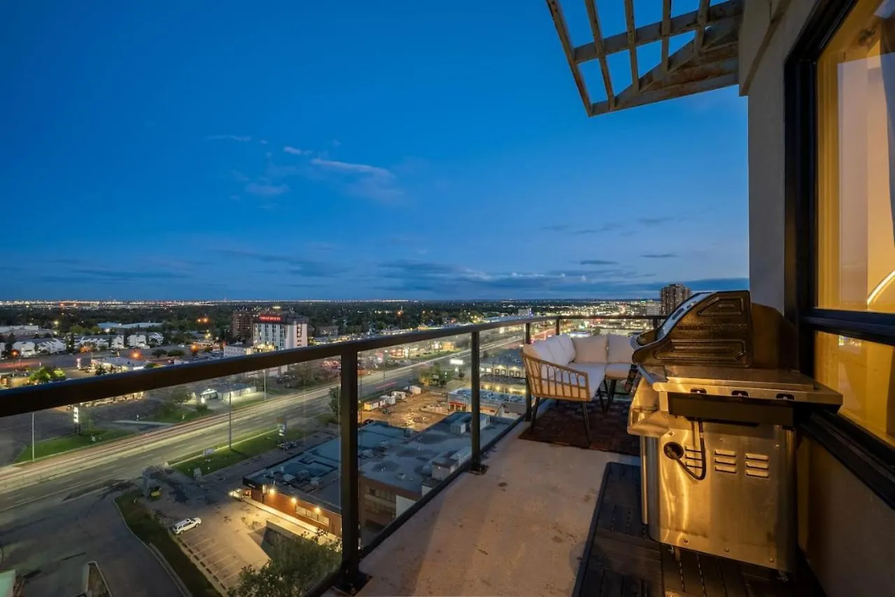 Upscale Penthouse Stay With Mountain & City Views, Free Parking, Bbq Grill, Office Space & More Calgary Appartement